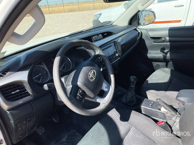 2020 Toyota Hilux 4x4 Crew Cab Pickup - 픽업트럭 : 사진 5 2020 Toyota Hilux 4x4 Crew Cab Pickup - 픽업트럭 : 사진 5