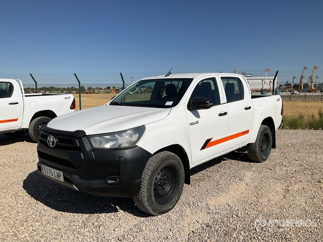 2020 Toyota Hilux 4x4 Crew Cab Pickup - 픽업트럭 : 사진 2 2020 Toyota Hilux 4x4 Crew Cab Pickup - 픽업트럭 : 사진 2