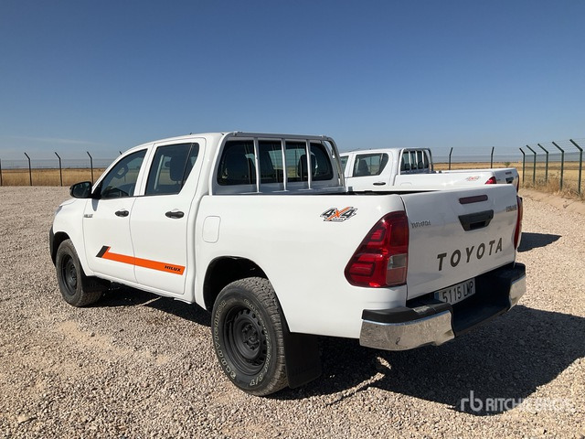 2020 Toyota Hilux 4x4 Crew Cab Pickup - 픽업트럭 : 사진 3 2020 Toyota Hilux 4x4 Crew Cab Pickup - 픽업트럭 : 사진 3