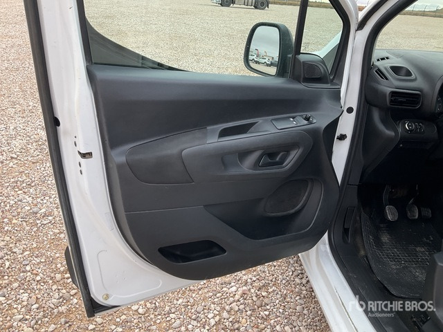 2021 Opel Combo Life Passenger Van - 소형 버스, 승합차 : 사진 4 2021 Opel Combo Life Passenger Van - 소형 버스, 승합차 : 사진 4