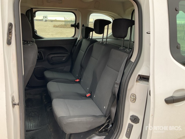 2022 Opel Combo Passenger Van - 소형 버스, 승합차 : 사진 4 2022 Opel Combo Passenger Van - 소형 버스, 승합차 : 사진 4