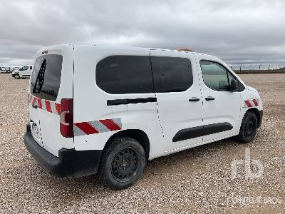 TOYOTA PROACE CITY VER 5 - 차량 : 사진 3 TOYOTA PROACE CITY VER 5 - 차량 : 사진 3