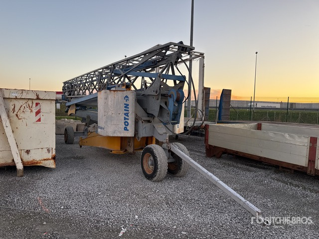 2001 Potain IGO 18 Tower Crane - 타워 크레인 : 사진 1 2001 Potain IGO 18 Tower Crane - 타워 크레인 : 사진 1