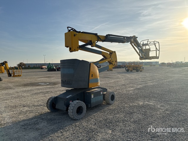 2006 Haulotte HA15IP Electric Articulating Boom Lift - 관절 붐 : 사진 3 2006 Haulotte HA15IP Electric Articulating Boom Lift - 관절 붐 : 사진 3