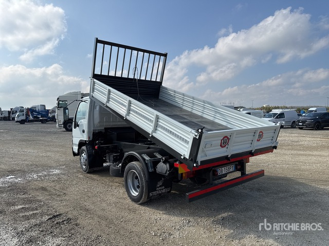 2006 Isuzu NQR 75 4x2 Dump Truck: Light Duty - 덤프트럭 : 사진 2 2006 Isuzu NQR 75 4x2 Dump Truck: Light Duty - 덤프트럭 : 사진 2