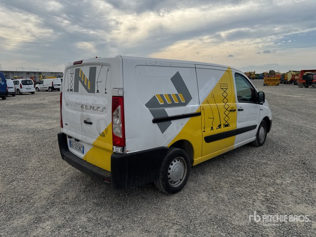 2009 Fiat Scudo Autocarro furgonato - 소형 밴 : 사진 3 2009 Fiat Scudo Autocarro furgonato - 소형 밴 : 사진 3