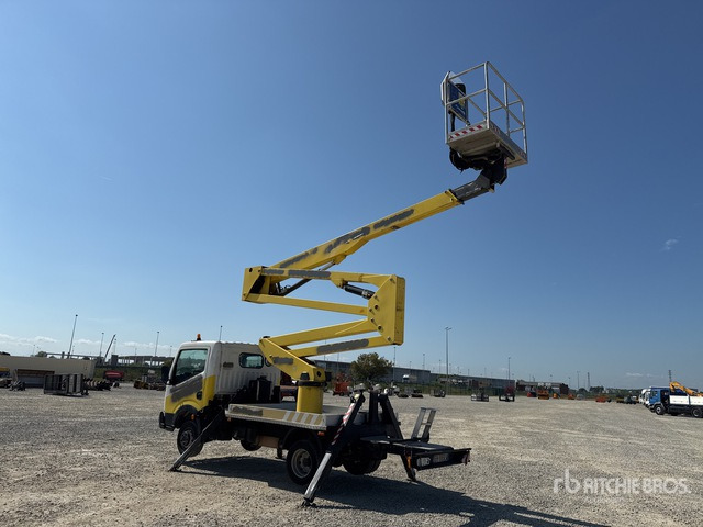 2011 Nissan Cabstar 2011 Socage DA320 20 m on Bucket Truck - 트럭 탑재 고가작업 플랫폼 : 사진 4 2011 Nissan Cabstar 2011 Socage DA320 20 m on Bucket Truck - 트럭 탑재 고가작업 플랫폼 : 사진 4