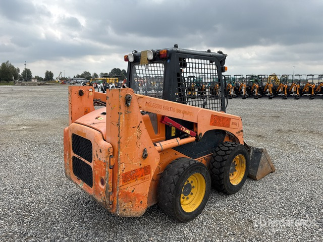 2012 Komatsu SK714-2 High Flow Skid Steer Loader - 스키드 스티어 로더 : 사진 3 2012 Komatsu SK714-2 High Flow Skid Steer Loader - 스키드 스티어 로더 : 사진 3