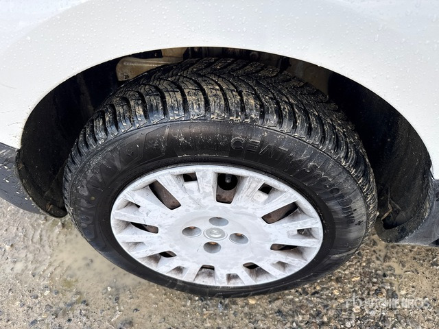 2013 Fiat Fiorino Automobile - 박스 트럭 : 사진 5 2013 Fiat Fiorino Automobile - 박스 트럭 : 사진 5