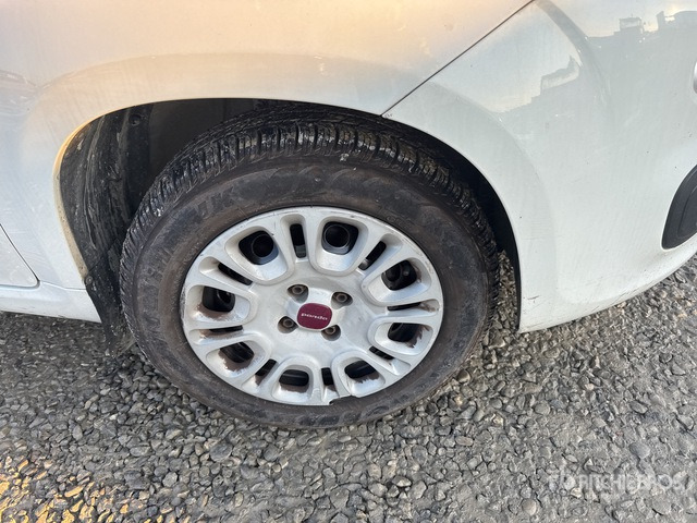 2013 Fiat Panda Automobile - 차량 : 사진 4 2013 Fiat Panda Automobile - 차량 : 사진 4