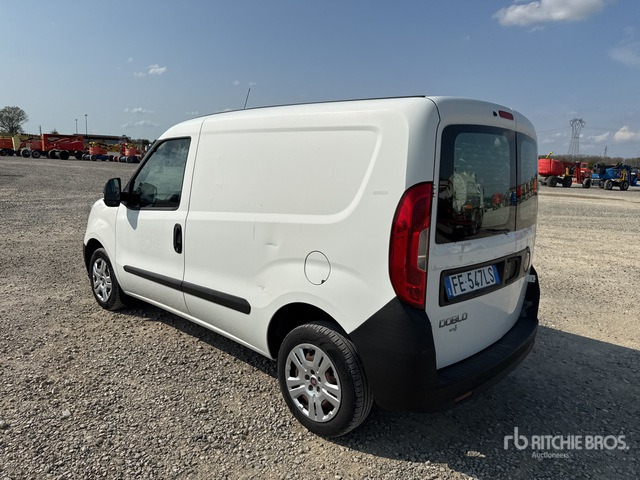 2016 Fiat Doblo Autocarro furgonato - 소형 밴 : 사진 4 2016 Fiat Doblo Autocarro furgonato - 소형 밴 : 사진 4