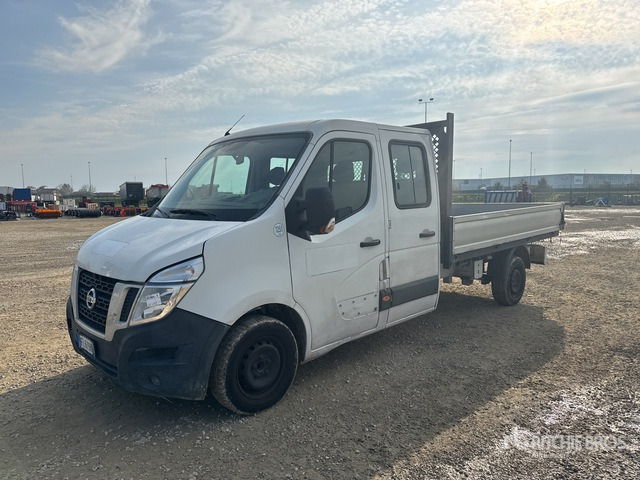 2017 Nissan NV400 Crew Cab Flatbed Truck - 드롭사이드/ 플랫베드 트럭 : 사진 1 2017 Nissan NV400 Crew Cab Flatbed Truck - 드롭사이드/ 플랫베드 트럭 : 사진 1