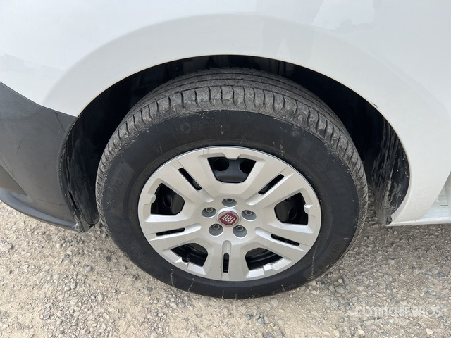 2018 Fiat Doblo CARGO COMBI 1.3 MJT 16V SX N1 Van Truck - 소형 밴 : 사진 4 2018 Fiat Doblo CARGO COMBI 1.3 MJT 16V SX N1 Van Truck - 소형 밴 : 사진 4