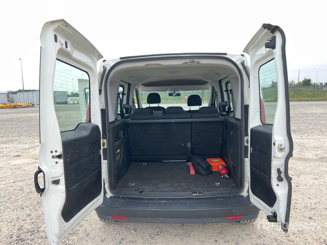 2018 Fiat Doblo CARGO COMBI 1.3 MJT 16V SX N1 Van Truck - 소형 밴 : 사진 5 2018 Fiat Doblo CARGO COMBI 1.3 MJT 16V SX N1 Van Truck - 소형 밴 : 사진 5