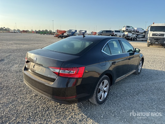 2018 Skoda Superb Autovettura - 차량 : 사진 4 2018 Skoda Superb Autovettura - 차량 : 사진 4