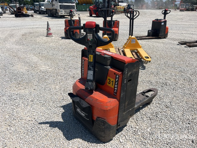 2018 Toyota LWE180 Electric Pallet Jack - 팔레트 트럭 : 사진 4 2018 Toyota LWE180 Electric Pallet Jack - 팔레트 트럭 : 사진 4