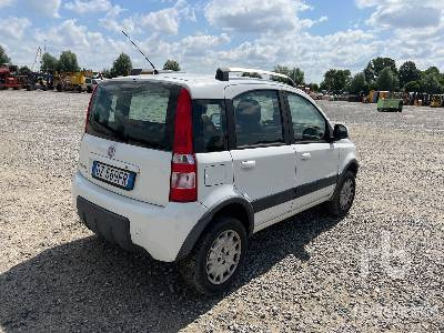 FIAT PANDA 4x4 - 차량 : 사진 3 FIAT PANDA 4x4 - 차량 : 사진 3