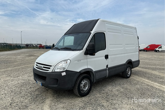 Iveco Daily 29L12 Autocarro furgonato - 패널 밴 : 사진 3 Iveco Daily 29L12 Autocarro furgonato - 패널 밴 : 사진 3