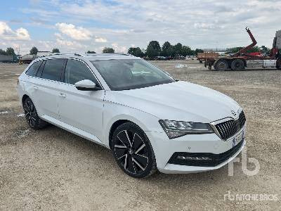 SKODA SUPERB WAGON 2.0 TDI EVO 150CV EXECUTIVE - 차량 : 사진 4 SKODA SUPERB WAGON 2.0 TDI EVO 150CV EXECUTIVE - 차량 : 사진 4