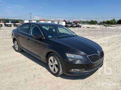 SKODA SUPERB - 차량 : 사진 4 SKODA SUPERB - 차량 : 사진 4