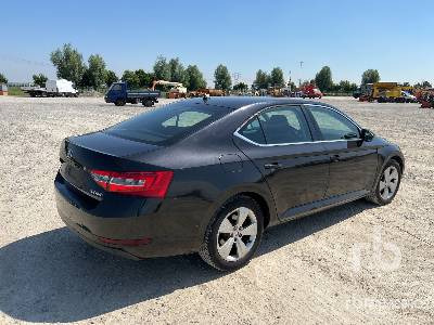 SKODA SUPERB - 차량 : 사진 3 SKODA SUPERB - 차량 : 사진 3