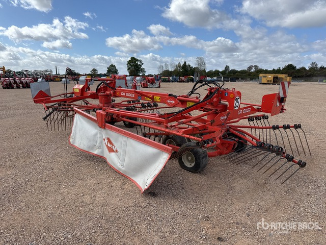 2012 Kuhn GA 6002 6 m Semi-Mount 2 Rotor Andaineur Hay Rake - 반전기/ 레이크 : 사진 3 2012 Kuhn GA 6002 6 m Semi-Mount 2 Rotor Andaineur Hay Rake - 반전기/ 레이크 : 사진 3