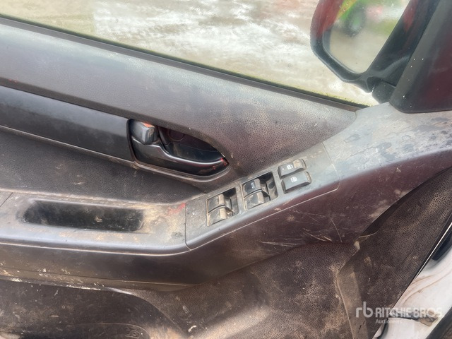 2013 Isuzu D-Max (Inoperable) Pickup - 픽업트럭 : 사진 2 2013 Isuzu D-Max (Inoperable) Pickup - 픽업트럭 : 사진 2