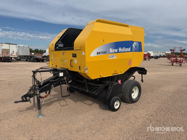 2013 New Holland BR7060 Presse A Balles Rondes Round Baler - 원형 베일러 : 사진 2 2013 New Holland BR7060 Presse A Balles Rondes Round Baler - 원형 베일러 : 사진 2