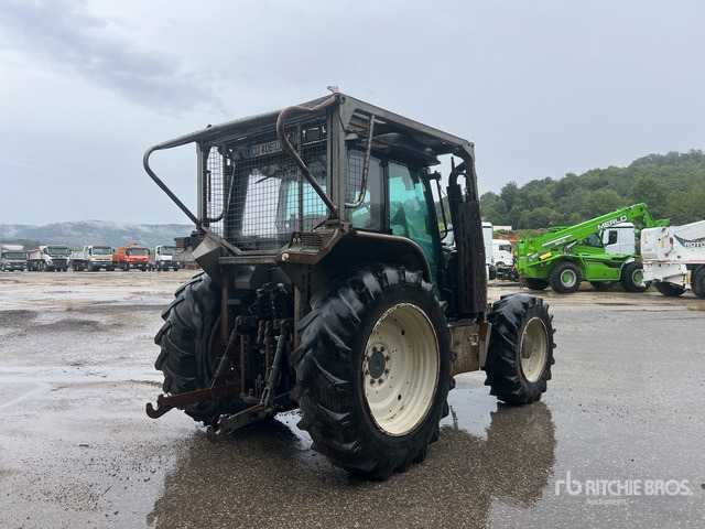 2013 Valtra N143 4x4 Tracteur Forestier (Inoperable) 4WD Tractor - 장궤형 트랙터 : 사진 4 2013 Valtra N143 4x4 Tracteur Forestier (Inoperable) 4WD Tractor - 장궤형 트랙터 : 사진 4