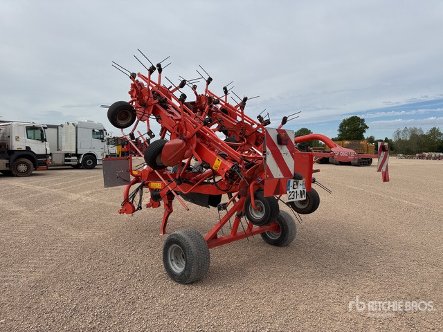 2014 Kuhn GF 10802 T G2 10.8 m 2-Point 10 Rotor Faneuse Hay Tedder - 반전기/ 레이크 : 사진 4 2014 Kuhn GF 10802 T G2 10.8 m 2-Point 10 Rotor Faneuse Hay Tedder - 반전기/ 레이크 : 사진 4