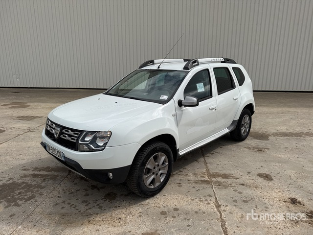 2015 DACIA Duster 4x4 Vehicule Utilitaire Cargo Van - 차량 : 사진 1 2015 DACIA Duster 4x4 Vehicule Utilitaire Cargo Van - 차량 : 사진 1