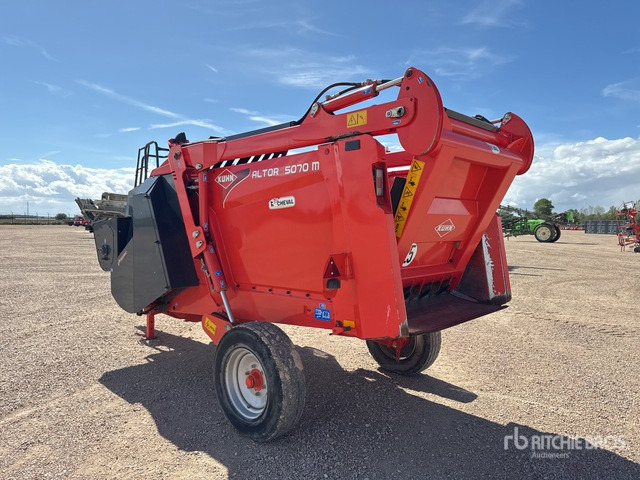2015 Kuhn Altor 5070M Pailleuse Distributrice Livestock Feeder - 목초 믹서 : 사진 3 2015 Kuhn Altor 5070M Pailleuse Distributrice Livestock Feeder - 목초 믹서 : 사진 3