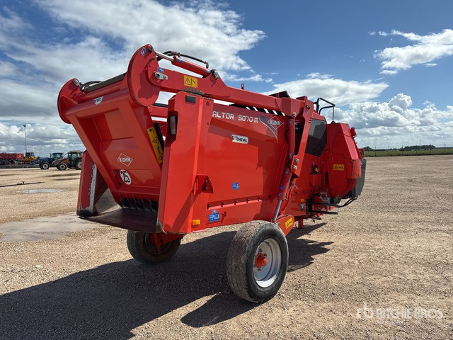 2015 Kuhn Altor 5070M Pailleuse Distributrice Livestock Feeder - 목초 믹서 : 사진 4 2015 Kuhn Altor 5070M Pailleuse Distributrice Livestock Feeder - 목초 믹서 : 사진 4