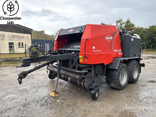 2015 Kuhn FBP 2135 MKII PowerTrack Enrubanneuse T/A Combination Baler Wrapper - 원형 베일러, 베일 포장기 : 사진 1 2015 Kuhn FBP 2135 MKII PowerTrack Enrubanneuse T/A Combination Baler Wrapper - 원형 베일러, 베일 포장기 : 사진 1