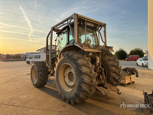 2017 Valtra T174 (Inoperable) 4WD Tractor - 장궤형 트랙터 : 사진 3 2017 Valtra T174 (Inoperable) 4WD Tractor - 장궤형 트랙터 : 사진 3