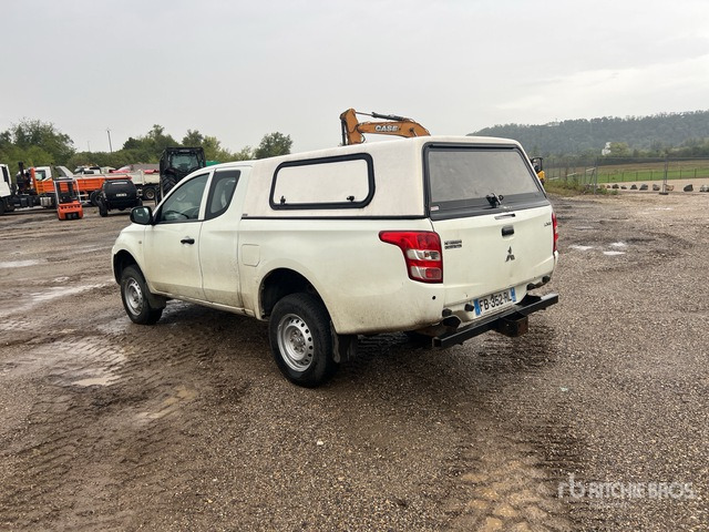 2018 Mitsubishi L200 4x4 Extended Cab (Inoperable) Pickup - 픽업트럭 : 사진 4 2018 Mitsubishi L200 4x4 Extended Cab (Inoperable) Pickup - 픽업트럭 : 사진 4