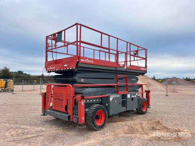 2018 Skyjack SJ9250 RT 4x4 Nacelle Ciseaux Scissor Lift - 시저 리프트 : 사진 2 2018 Skyjack SJ9250 RT 4x4 Nacelle Ciseaux Scissor Lift - 시저 리프트 : 사진 2