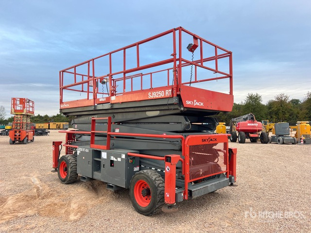 2018 Skyjack SJ9250 RT 4x4 Nacelle Ciseaux Scissor Lift - 시저 리프트 : 사진 3 2018 Skyjack SJ9250 RT 4x4 Nacelle Ciseaux Scissor Lift - 시저 리프트 : 사진 3
