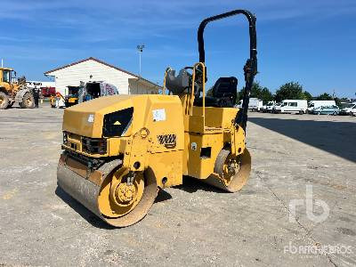 CAT CB24 Compacteur Vibrant Tandem - 로드 롤러 : 사진 1 CAT CB24 Compacteur Vibrant Tandem - 로드 롤러 : 사진 1