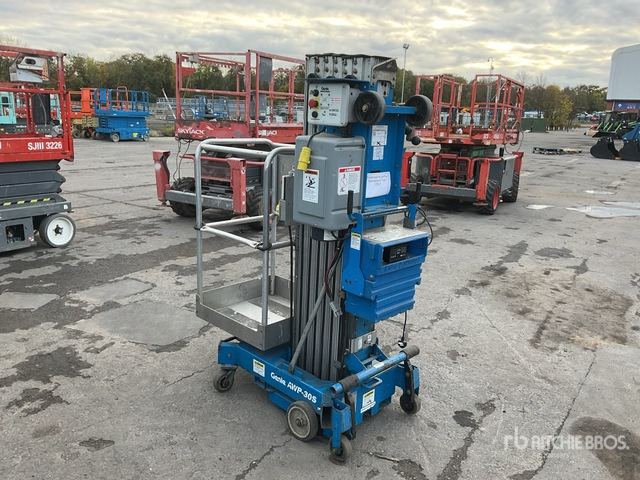 2002 Genie AWP30S Vertical Mast Lift - 수직 마스트 리프트 : 사진 3 2002 Genie AWP30S Vertical Mast Lift - 수직 마스트 리프트 : 사진 3