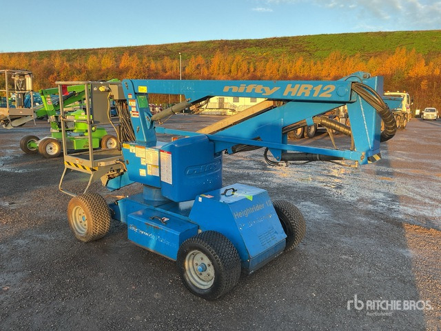 2013 Nifty-Lift HR12NDE 2WD Hybrid Articulating Boom Lift - 관절 붐 : 사진 4 2013 Nifty-Lift HR12NDE 2WD Hybrid Articulating Boom Lift - 관절 붐 : 사진 4