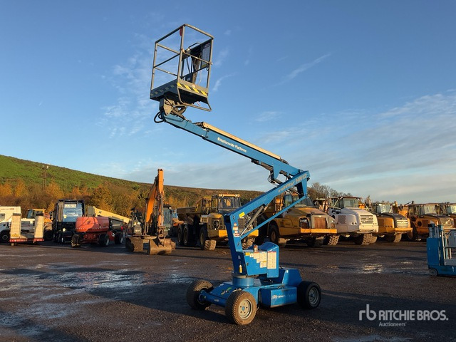 2013 Nifty-Lift HR12NDE 2WD Hybrid Articulating Boom Lift - 관절 붐 : 사진 2 2013 Nifty-Lift HR12NDE 2WD Hybrid Articulating Boom Lift - 관절 붐 : 사진 2