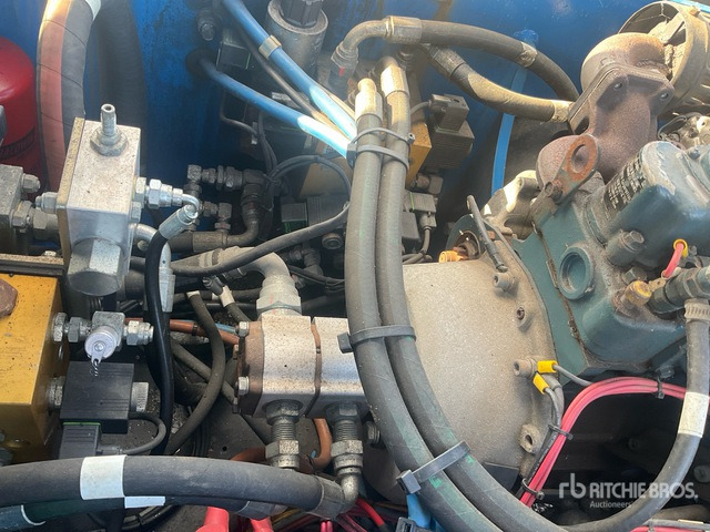 2013 Nifty-Lift HR15NDE 2WD Hybrid Articulating Boom Lift - 관절 붐 : 사진 5 2013 Nifty-Lift HR15NDE 2WD Hybrid Articulating Boom Lift - 관절 붐 : 사진 5