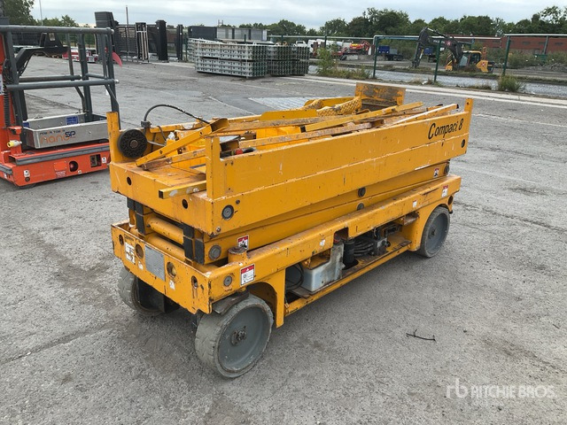 2015 Haulotte Compact 8 Electric (Inoperable) Scissor Lift - 시저 리프트 : 사진 2 2015 Haulotte Compact 8 Electric (Inoperable) Scissor Lift - 시저 리프트 : 사진 2