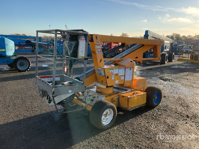 2015 Nifty-Lift HR12NDE 2WD Hybrid Articulating Boom Lift - 관절 붐 : 사진 1 2015 Nifty-Lift HR12NDE 2WD Hybrid Articulating Boom Lift - 관절 붐 : 사진 1