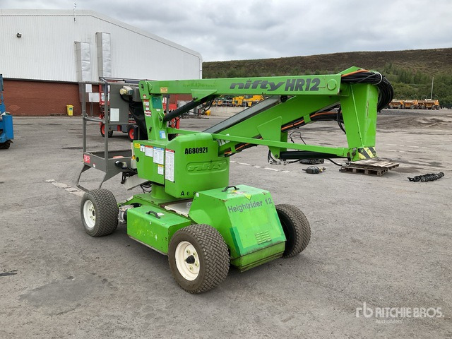 2015 Nifty-Lift HR12NDE 2WD Hybrid Articulating Boom Lift - 관절 붐 : 사진 3 2015 Nifty-Lift HR12NDE 2WD Hybrid Articulating Boom Lift - 관절 붐 : 사진 3
