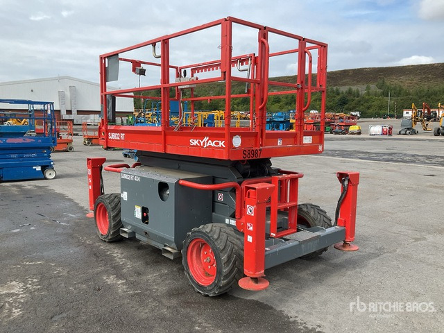 2015 Skyjack SJ6832 RT 4x4 Diesel Scissor Lift - 시저 리프트 : 사진 4 2015 Skyjack SJ6832 RT 4x4 Diesel Scissor Lift - 시저 리프트 : 사진 4