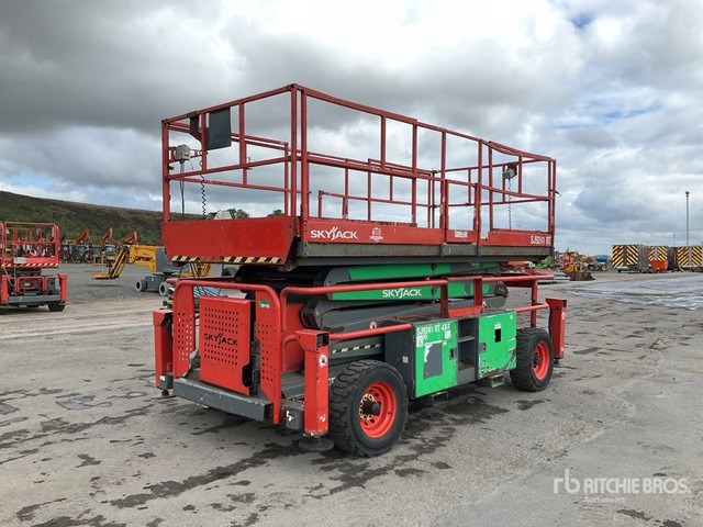 2015 Skyjack SJ9241 4x4 Diesel Scissor Lift - 시저 리프트 : 사진 3 2015 Skyjack SJ9241 4x4 Diesel Scissor Lift - 시저 리프트 : 사진 3