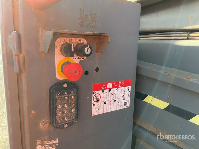 2017 Skyjack SJ9250 4x4 Diesel Scissor Lift - 시저 리프트 : 사진 5 2017 Skyjack SJ9250 4x4 Diesel Scissor Lift - 시저 리프트 : 사진 5