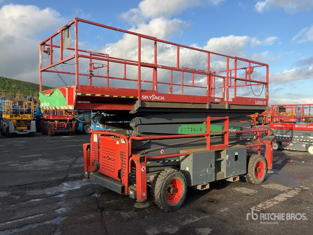 2017 Skyjack SJ9250 4x4 Diesel Scissor Lift - 시저 리프트 : 사진 2 2017 Skyjack SJ9250 4x4 Diesel Scissor Lift - 시저 리프트 : 사진 2
